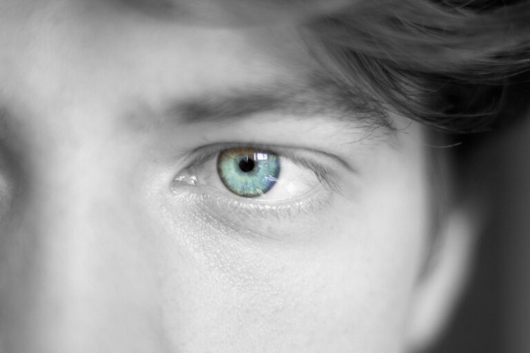 olhos azuis