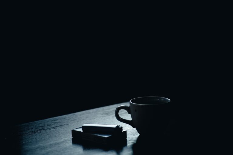 Taça, Isqueiro e Cigarro